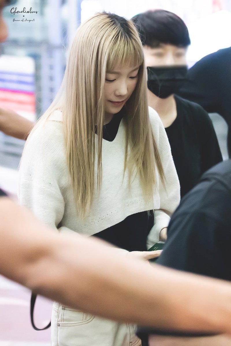 gladiolus8581's tweet photo. 191019 #Taeyeon - BKK Airport 🛫
#2019BESTOFBESTINBKK https://t.co/ov25rHfxIG