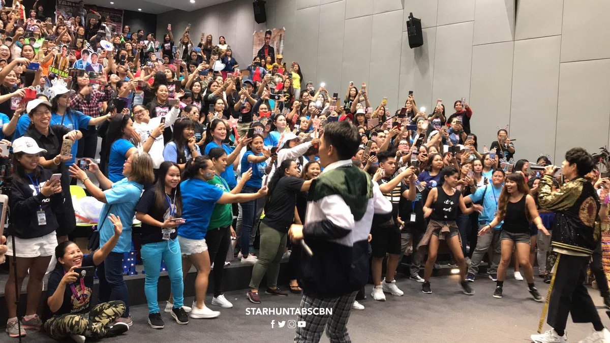 starhuntabscbn's tweet photo. SOLID ang saya ng #FumiYamInSG! Maraming salamat, Team Singapore ✨🎉 https://t.co/ugoGnkPWhW