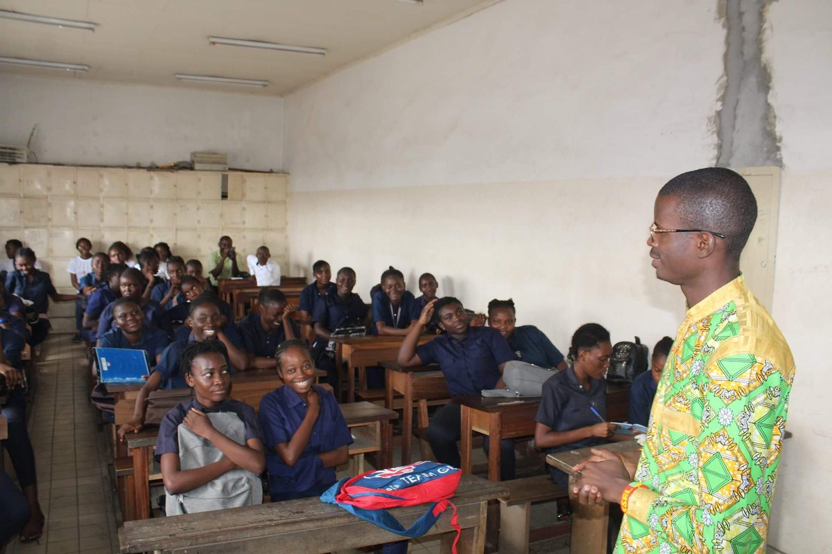 russel_yann's tweet photo. #ChezBisoAPonton
Célébration de la journée internationale de la jeune fille avec les filles du lycée commercial de l'OCH. "Moi, l'amour et les garçons": confiance et estime de soi et des autres.
#SexualEdcation4Girls
#ElimuEducates
@OkokoOwen @gabie_seinzor @GemGoma https://t.co/gnmMIFyTzt