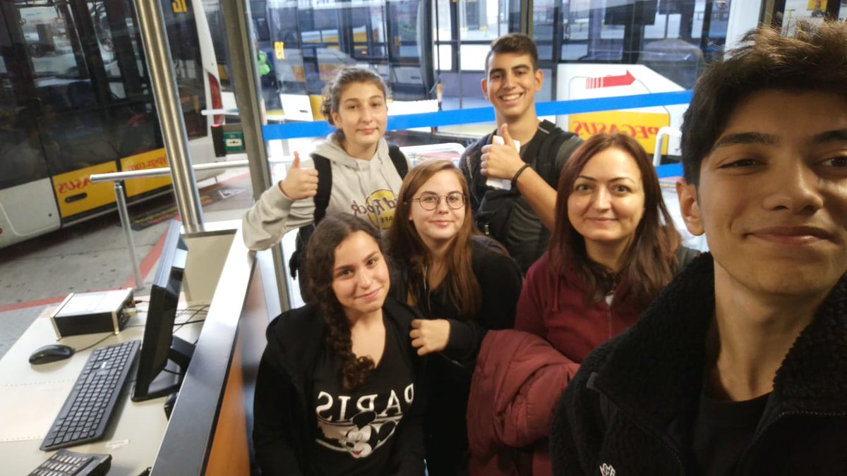 Uluslararası Mostratec Bilim Olimpiyatı'nda Biyoloji alanında finale kalan öğrencilerimizi Brezilya'ya uğurladık. Finalde başarılarının devamını diliyorum.Sizinle grur duyuyoruz. ♥★♣