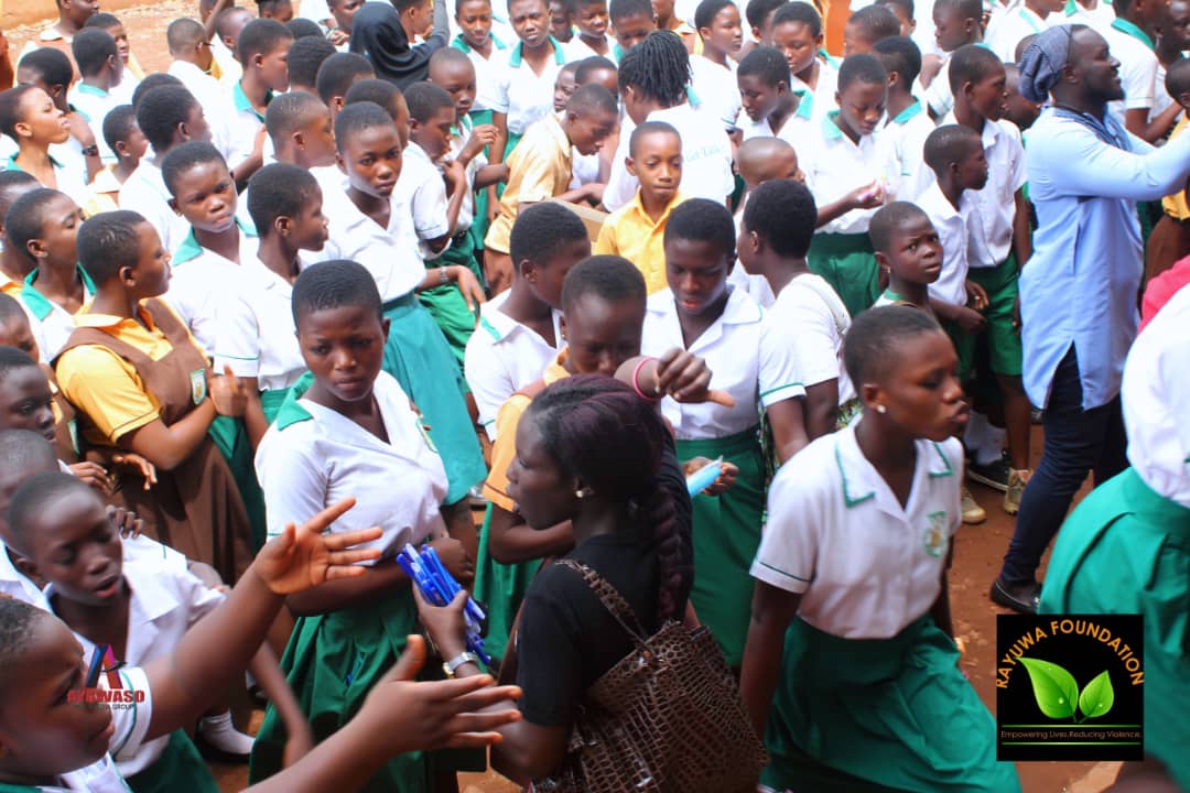 RayuwaFound's tweet photo. @RayuwaFound celebrated The International Day of The Girl Child with 300 junior high students of NewTown Experimental 1 basic school on shifting gender stereotypes and how boys and girls can work as teammates.
@MoGCSP_Ghana @AyyubBint https://t.co/Kj2j1blHFm