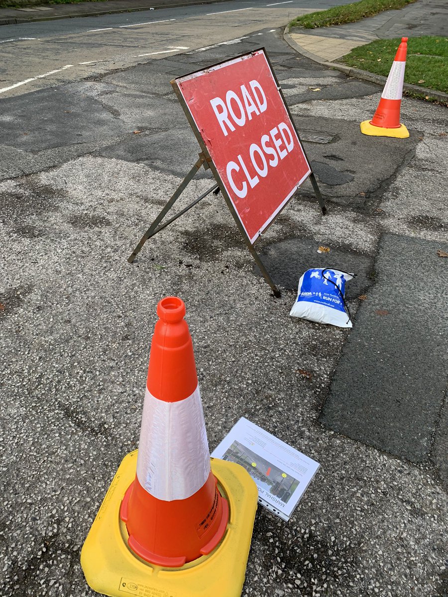 tracyluvsit's tweet photo. I’m ready! Glad of my @runr_uk hoodie it’s a wee bit cold. So if y’all could run quickly and give me something to cheer for as the cones don’t have much banter! #YorkshireMarathon #eventeer https://t.co/yht8qv66dm