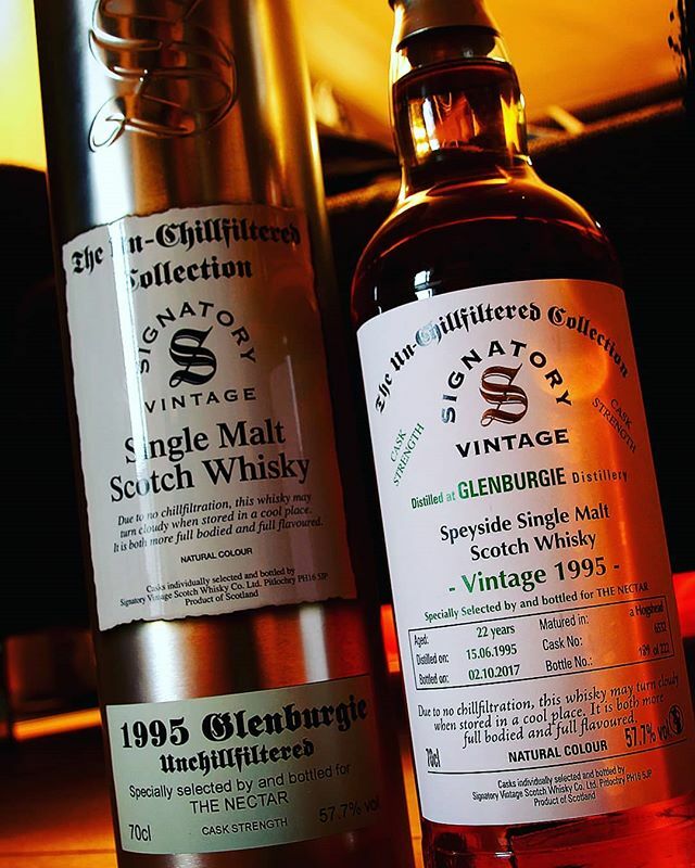 MaltSamples's tweet image. Fantastische 22 jarige Glenburgie uit 1995, te proeven in ons Signatory Pakket

Enkel vandaag nog op onze 'originele pakketten' : ⭐10% korting én gratis tasting glas⭐

ift.tt/2o0nRFN

#singlemaltsamples
#signatoryvintage
#glenburgie
#glenburgiesignatory
#unchillfil…