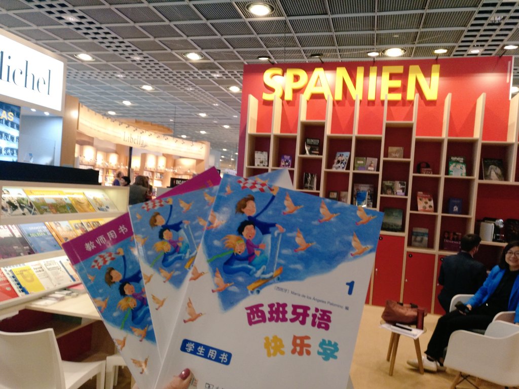 enclaveele's tweet photo. ¿Habéis visto nuestra versión china de "1, 2, 3… ¡ya!"? El curso de español lengua extranjera para niños está ya disponible en #China a través de The Commercial Press.

#twitterELE #FBF2019 #FrankfurtBookFair #FrankfurtBookFair2019 #SpanishBooks #LearnSpanish https://t.co/pNadHHMvrM
