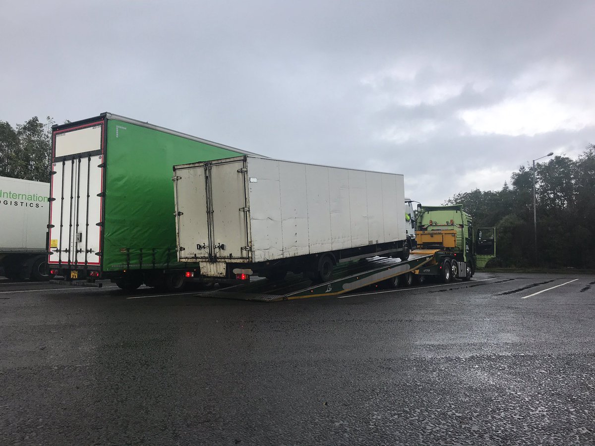 DVSAEnforcement's tweet photo. #swpcvu @SWP_Roads notified us of an uninsured #HGV in #Swansea.
@DriveInsured confirmed the vehicle wasn’t covered by a policy!
Vehicle seized 🚫
#MakingEveryJourneySafer https://t.co/NMqQpVMl9J