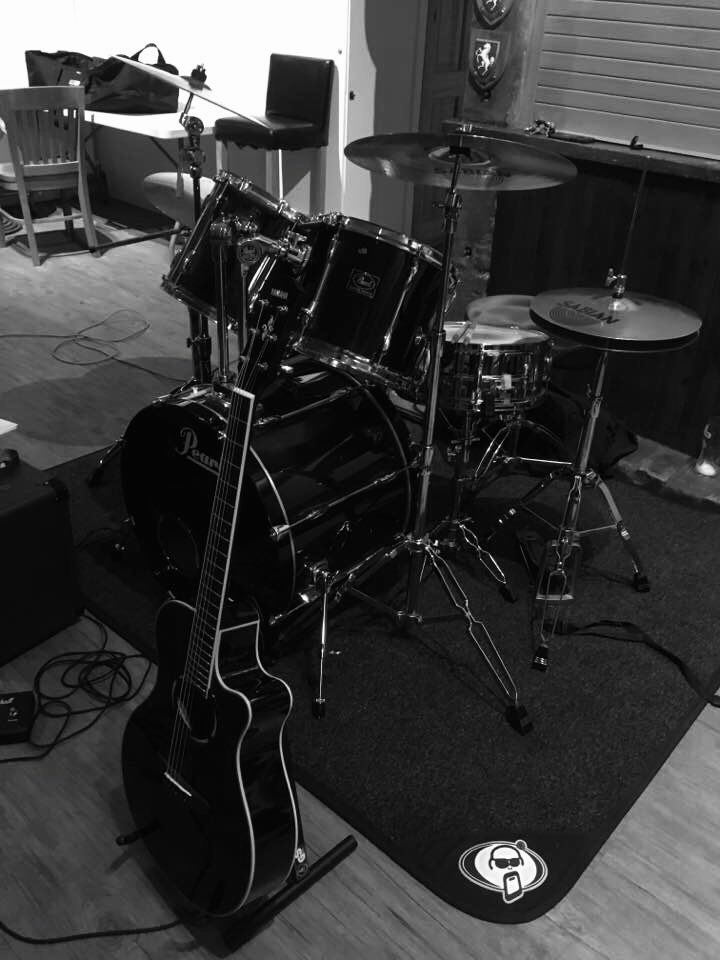 MeninShortz's tweet photo. #toolsofthetrade Soon will be packing these up and heading west #backinyourarms #tour https://t.co/yewg9O7iux