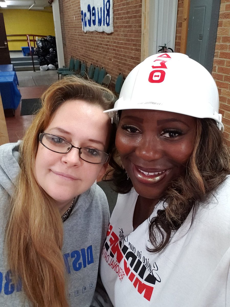 LmarieAsad's tweet photo. The ladies of @JASSACDeltas and community volunteers @BIRNNetwork
participated in the Delta Sigma Theta #DSTRegionaldayofservice by partnering with @BCBSIL
and @Albertsons to promote the importance of flu shots. @BlueCapCharity
#ServiceInOurHearts ❤
#ILDeltas
#BlueCorpsIL https://t.co/x31xdWSfus