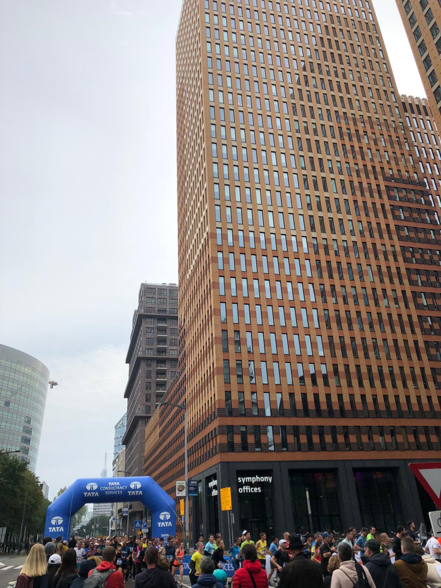 Mooi stukje parcours hè? 😉 We wensen alle deelnemers van de <a href="/TCSadammarathon/">TCSAmsterdamMarathon</a> veel succes vandaag! 💪🍀