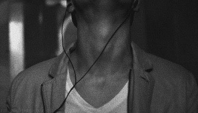 His beautiful neck. Happy birthday, Andrew Scott 