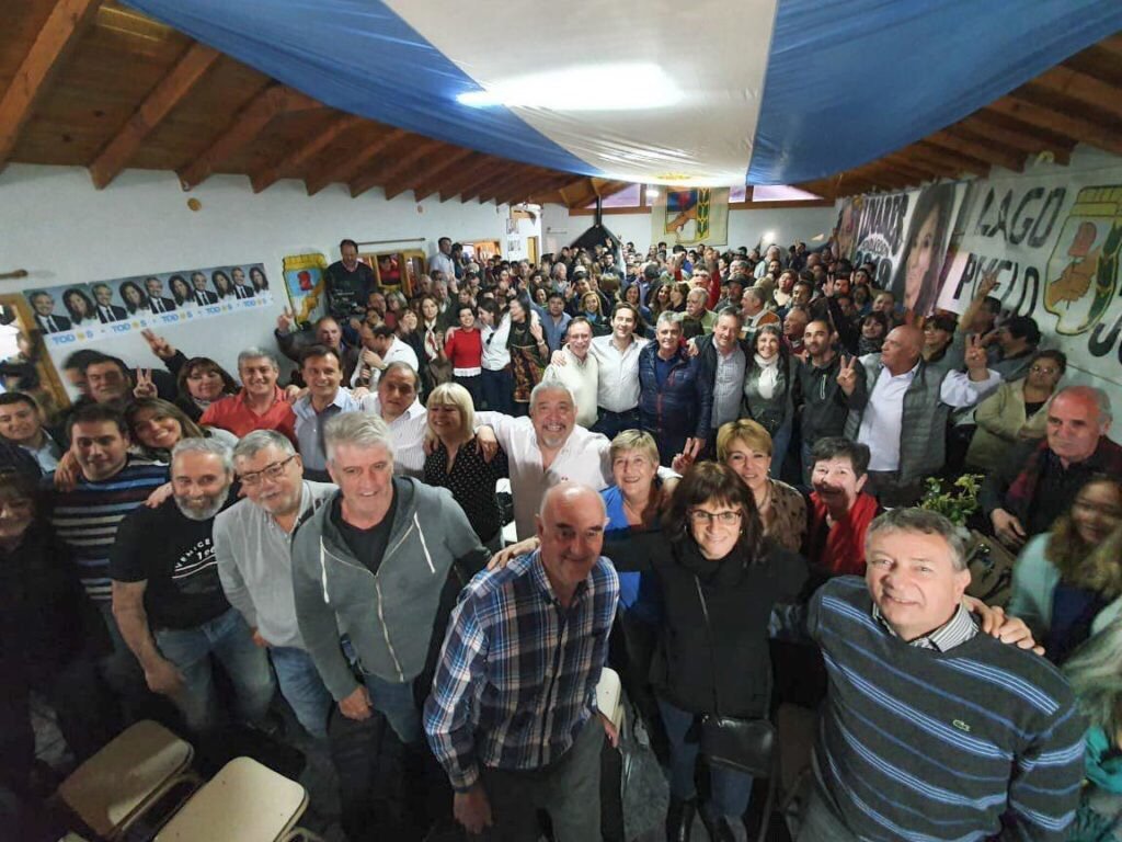 ChubutMe's tweet photo. El peronismo, del “es con todos” de Alberto y Cristina al sectarismo de Mutio, Linares &amp; Cía https://t.co/cXWSB8ki6j https://t.co/xePkifJUF4