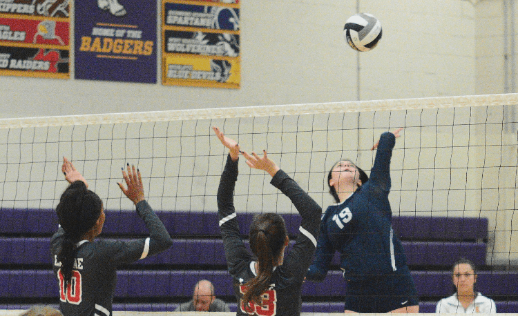 ohiovarsity's tweet photo. DeJohn powers Kirtland past LaBrae in sectional final https://t.co/5jG71zEAYn https://t.co/LeZboSEStY