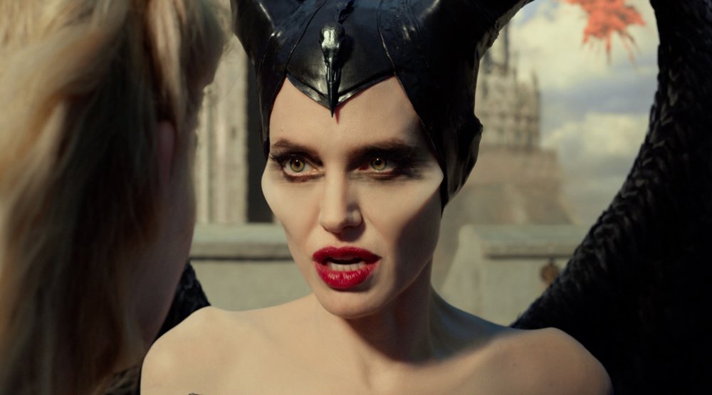 анджелина джоли малефисента владычица тьмы. включи малефисента владычица тьмы. анджелина джоли фрагменты из фильмов малефисента. малефисента 2 владычица тьмы. анджелина джоли малефисента владычица тьмы.