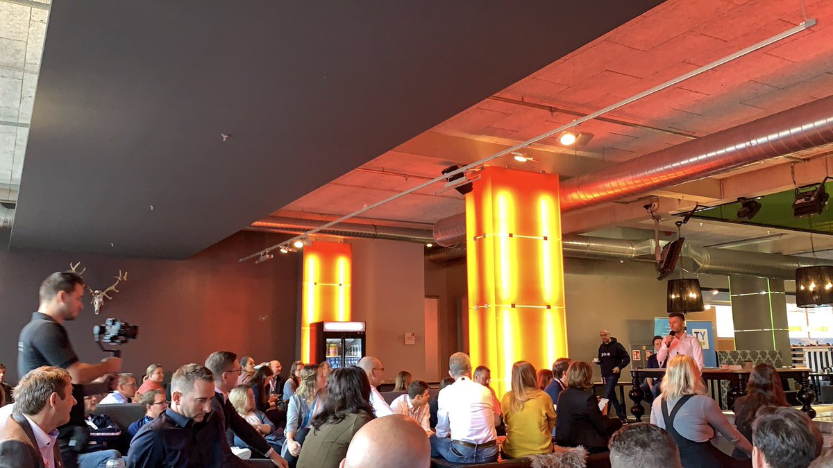UlrikeKatz's tweet photo. Und schon ist das #redc19 vorbei... Danke an alle Camper für die vielen tollen Gespräche, inspirierenden Begegnungen, ausgiebigen Dance Sessions und einfach eine schöne Zeit! Ein großer Dank natürlich auch an die Sponsoren und das Orgateam rund um @ChHoenig und @schneeengel! https://t.co/9I6tscd9Qq