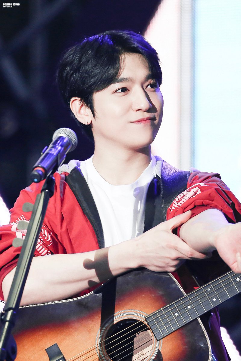Delling_Sound6's tweet photo. 191019 GMF
입꼬리랑 팔,, 최고👏👏
@DAY6_BOBSUNGJIN 
#DAY6 #데이식스 #성진 #SUNGJIN https://t.co/WIVbqNEIAT