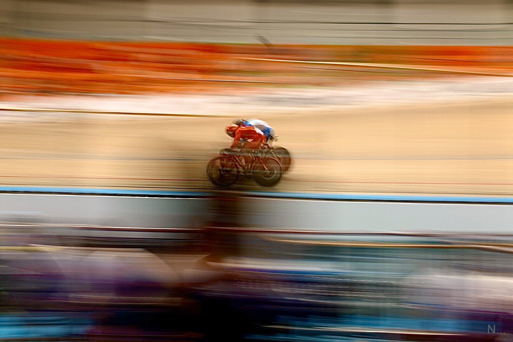 yudai_nitta's tweet photo. #LeeWaiSze vs #ZhongTiansh 
#cyclist #worldchampion #AsiaTrack19 https://t.co/eaC75Qg9w8