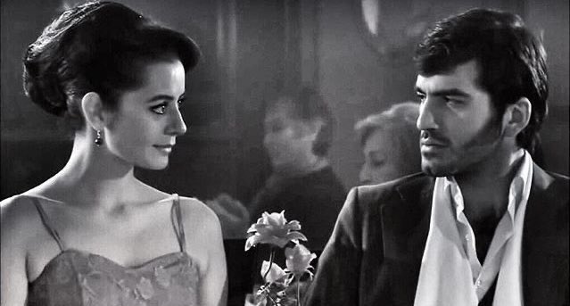 "Biliyorum seninle olmayacağım ama seni hiçbir zaman unutmayacağım."

🎬Ezel