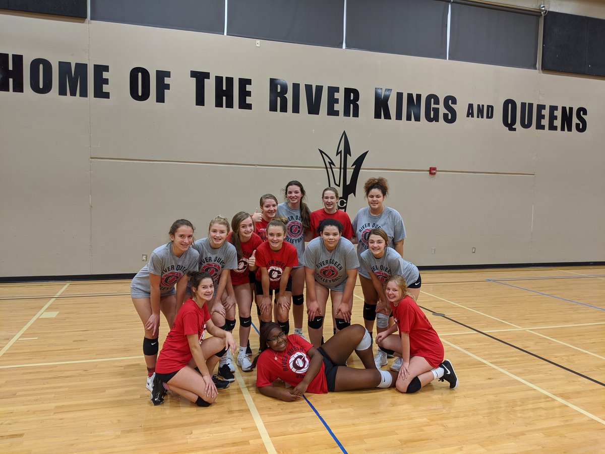 KatrinaHouse13's tweet photo. Great job @RiverQueenVball freshman! The season may not have been everything we hoped for, but great things happened. Continue your pride and dedication to the program. #queenpride #holdtherope https://t.co/dkdlhjKdvx