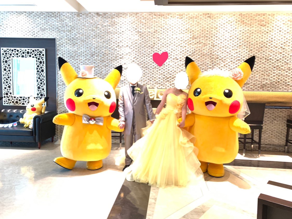 Mai 大好きなピカチュウに祝福されて結婚式しました ピカチュウと列席者の皆様 ありがとうございましたヽ 幸せ 2枚目の写真なにもいじってないのに光すごい 今日はとってもいい天気 これからも頑張ろう ポケモンブライダル