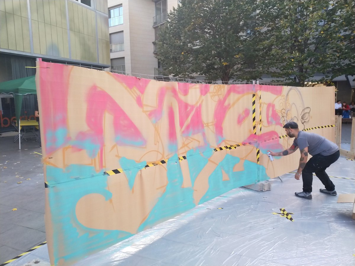 grajove's tweet photo. Ahir el grup de joves de Phonosickers amb la col.laboració de  @AsgramE van organitzar la segona edició de l’Urban Art Market! Una tarda plena de batalles de gallos, freestyle i molt, molt Hip-Hop! #GraJove #Joventut #Granollers #VallèsOriental #HipHop https://t.co/SW6YSk9u01