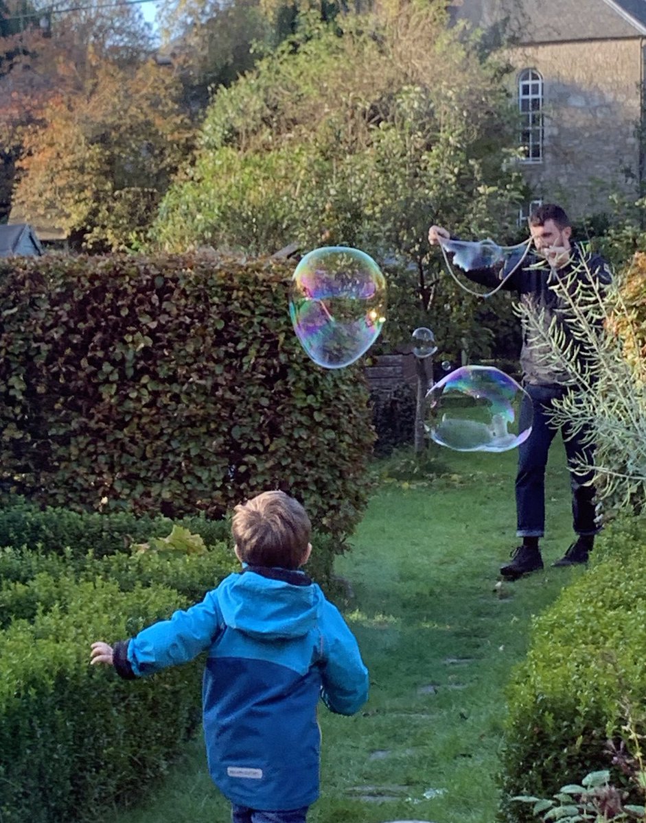 RiversideGovaHT's tweet photo. Lovely morning for some Dr Zigs bubble fun!!! 😄 #bigkids #drzigsbubbles @DrZigs #giantbubbles #play https://t.co/qcwBpJPW8X