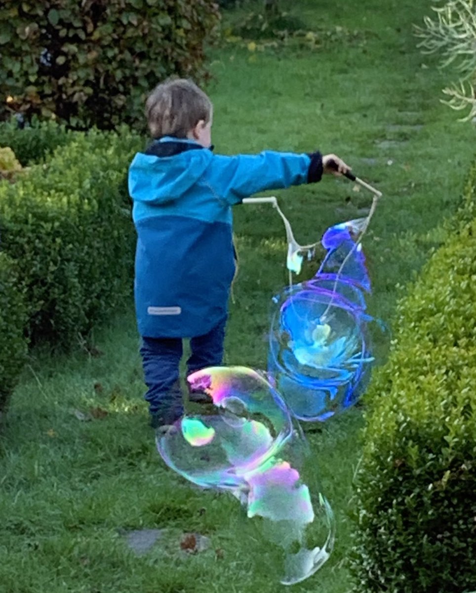 RiversideGovaHT's tweet photo. Lovely morning for some Dr Zigs bubble fun!!! 😄 #bigkids #drzigsbubbles @DrZigs #giantbubbles #play https://t.co/qcwBpJPW8X