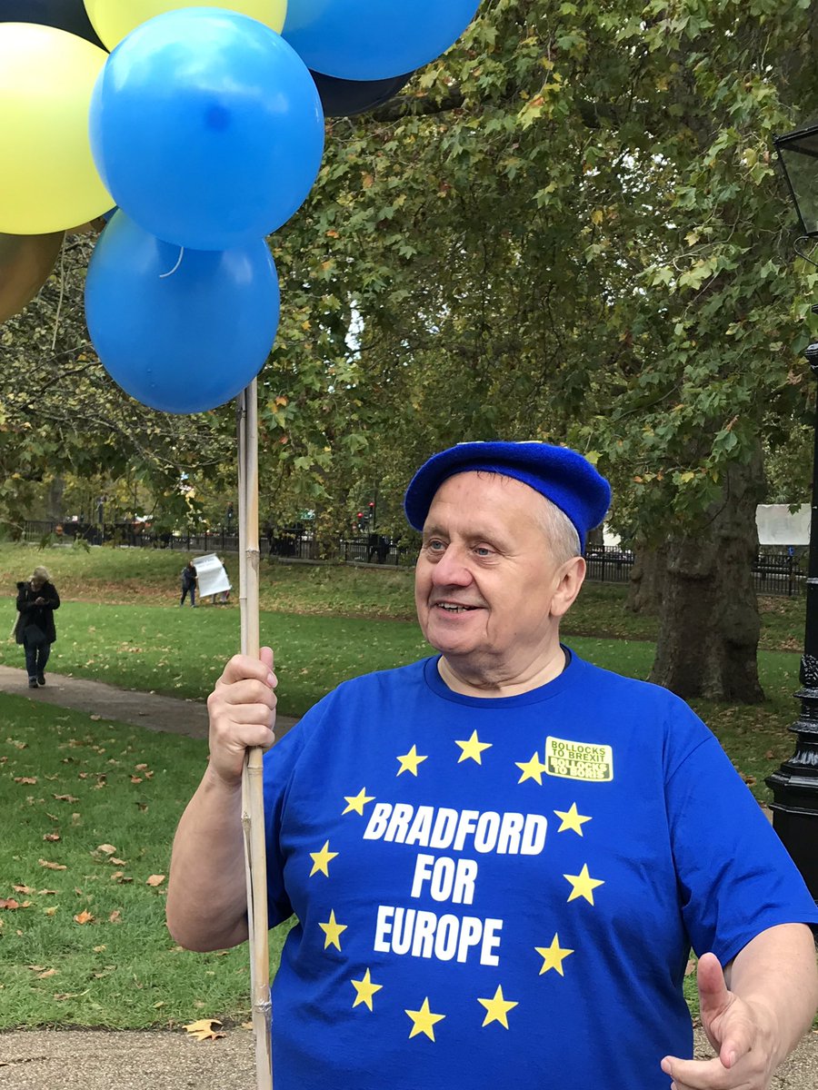 Bradford smiles, flags and banners yesterday in London at #PeopleVoteMarch #FinalSay #66Million 
Everyone’s home safe now - and busy writing to MPs to say please back #PeopleVote #KyleWilson