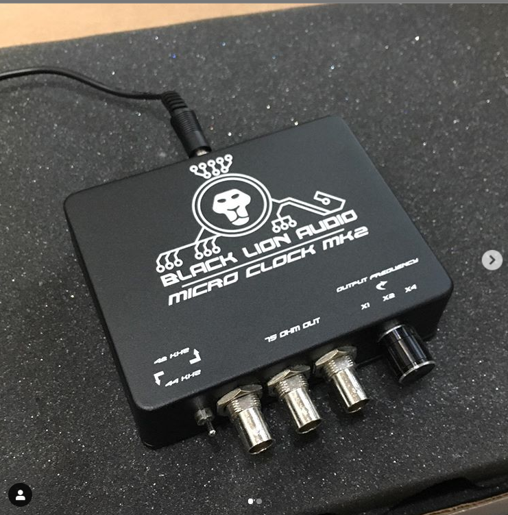 odakurayu's tweet photo. 今日のTDからマスタークロック変えてみたけど。
さて。
#wordclock #masterclock #recording #blacklionaudio #microclockmkii #microclockmk2 #microclock2 #digitalworkstation https://t.co/AKBF9gBzok