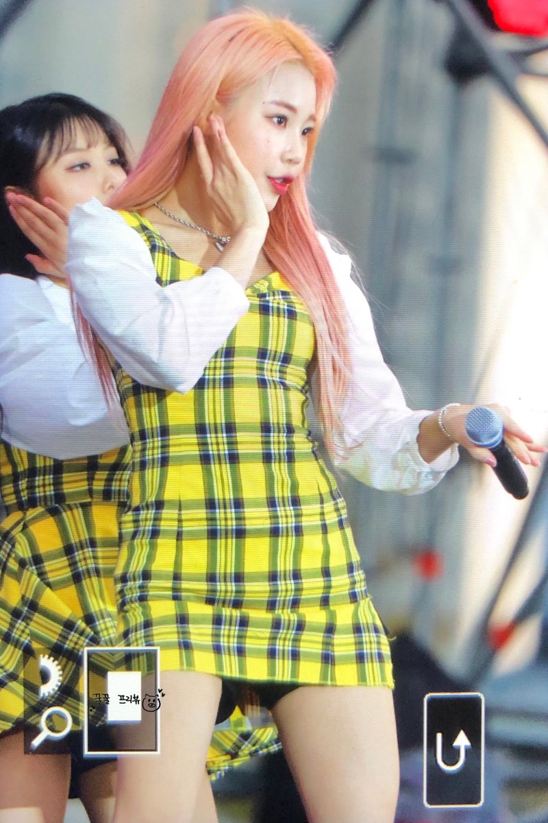 JOOE_bubu's tweet photo. 191020 불교대축제 프리뷰

(⌒▽⌒)

#MOMOLAND #모모랜드 
#주이 #JOOE  #ジュイ
#이주원 

@MMLD_Official https://t.co/Rhw41cSd48