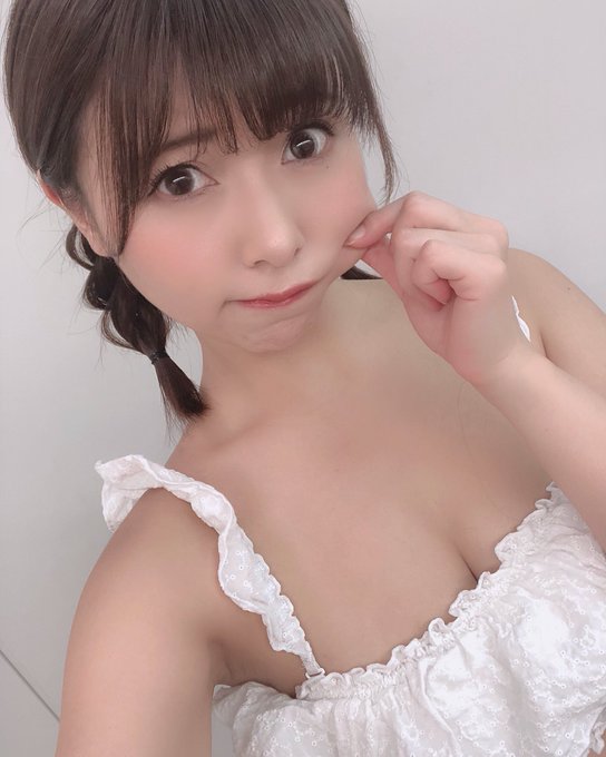 Twitterエロ垢の自撮りエロ画像16