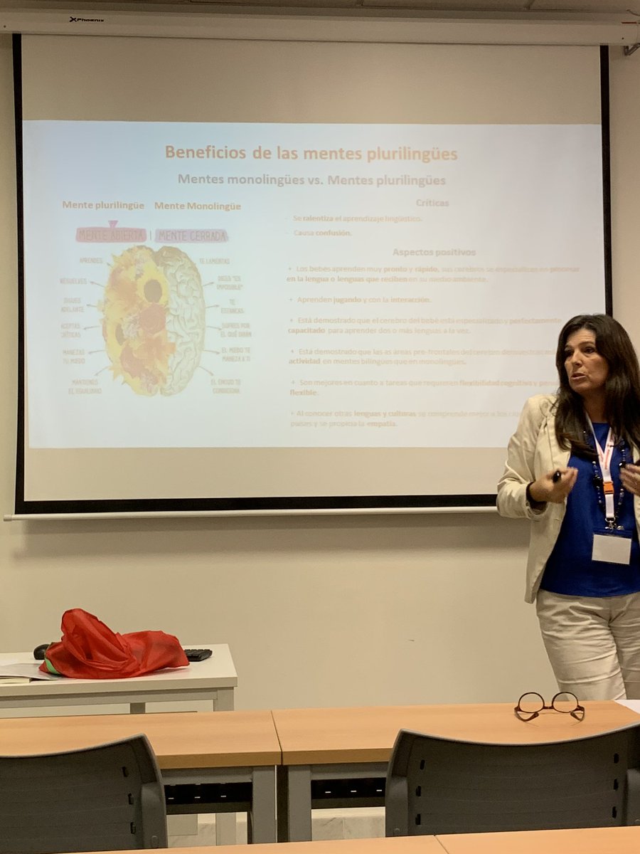 Pilar Couto, from <a href="/UDC_gal/">Universidade da Coruña</a>, continues with the benefits of plurilingual minds. @CIEB2019 <a href="/UDIMA/">Universidad UDIMA</a> <a href="/Ens_bilingue/">Enseñanza Bilingüe</a> <a href="/CanalUGR/">Universidad Granada</a>