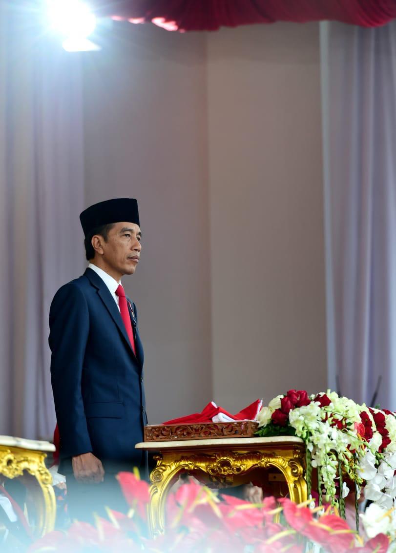 jokowi's tweet image. “Pura babbara’ sompekku, Pura tangkisi’ golikku”. 

Layarku sudah terkembang, kemudiku sudah terpasang. 

Kita bersama menuju Indonesia maju.