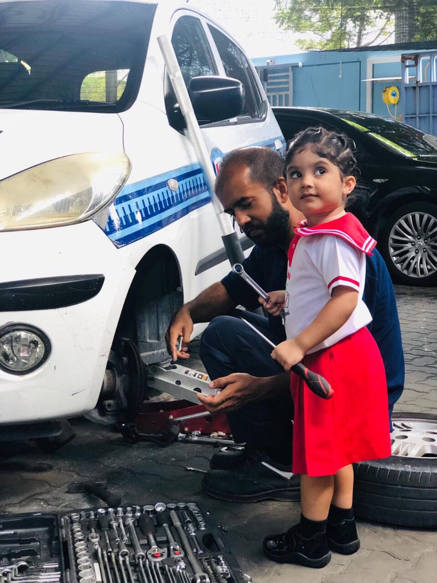 📸: A little girl helping her policeman Daddy fix a vehicle today at the Police Vehicle Garage. This little sweetie brought smiles to everyone at the workplace! ❤️😊

#WorkplaceFlexibility 
#EMED #MPS 
#FatherDaughterRelationships