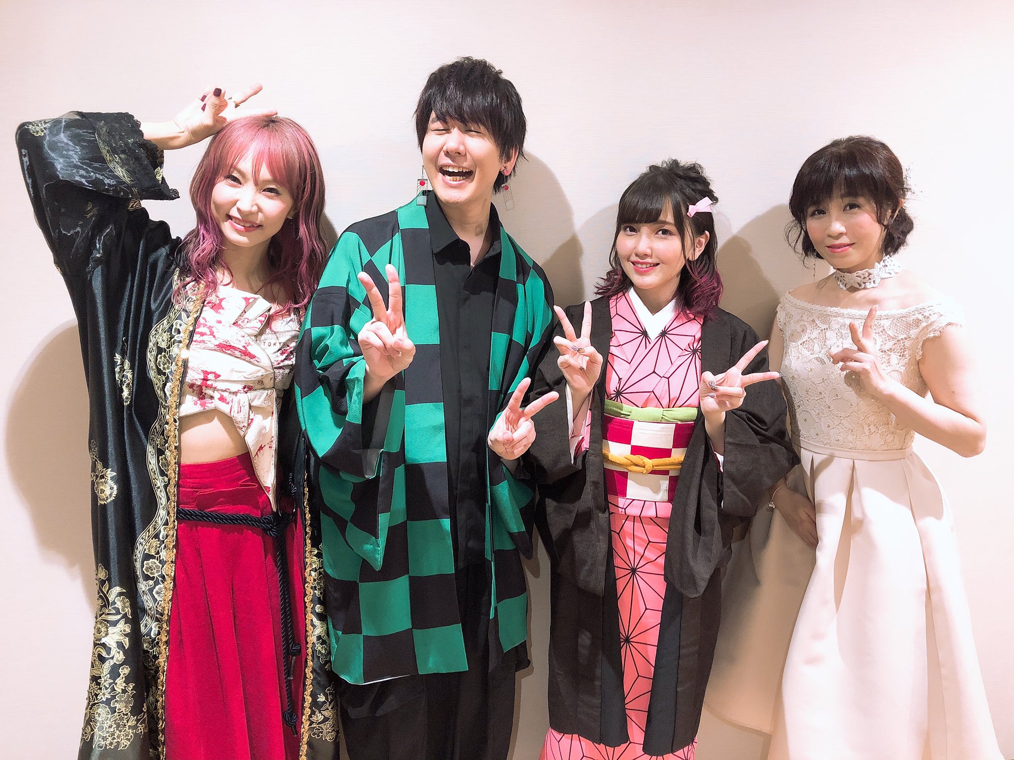 鬼頭明里 鬼滅の宴 ありがとうございました 豪華なセットと衣装での大ボリュームの朗読劇 Amp トーク Amp ライブでお届けしました 本当に鳥肌モノの皆さんのお芝居と歌に感動しっぱなしでした 禰豆子としても 改めてアニメ本編を生で皆さんと演じる