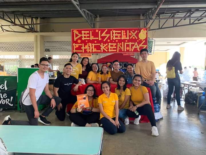 DyAliyah's tweet photo. this is STL.
sold out at around 10:30am
shifting? what shifting? 
13 of us, laban!! https://t.co/LC2IBjmLeG