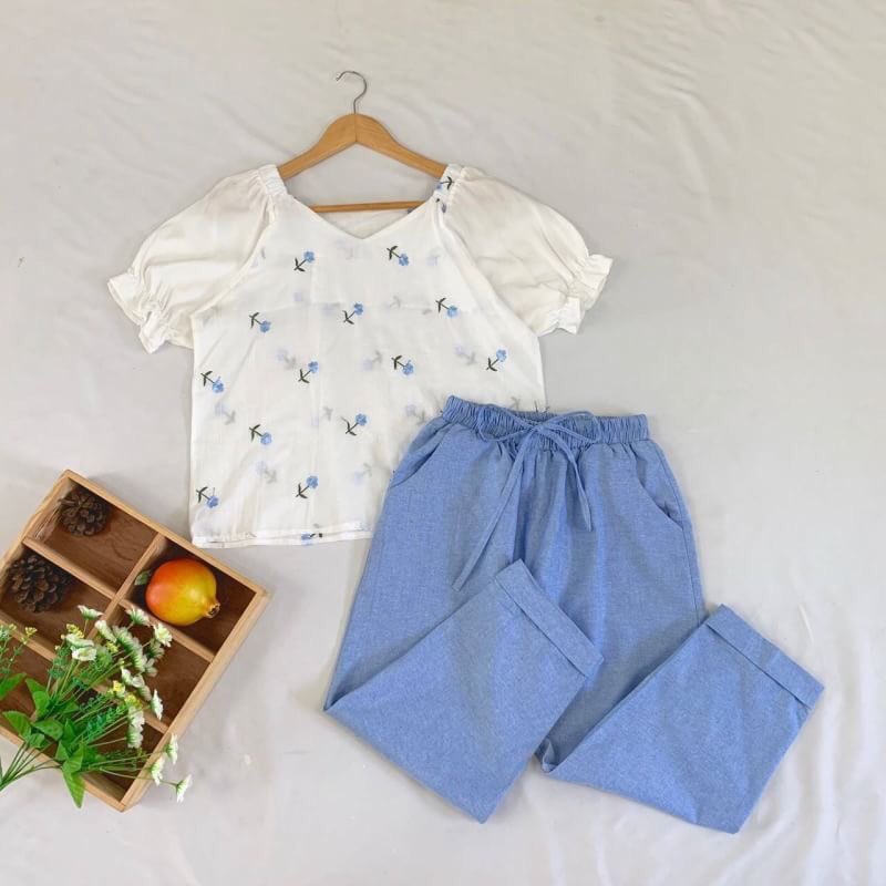 20SSHOP_'s tweet photo. — #พร้อมส่ง —

SS110
➖➖➖➖➖➖➖➖
☁️ เซตลายปัก (2ชิ้น) ผ้าคัตตอนปักหน้าหลัง แมทกับกางเกงสีเข้ากัน
❤️ แบรนด์ไทย
❤️ เสื้อ อก38-40" ยาว21" วงแขน22"
❤️ กก.เอว22-36" สพ.42" ยาว31" ผ้าออกฟอด

💥 Price; 350฿ ส่งฟรี 

#เสื้อพร้อมกางเกง #เสื้อ #กางเกง #เซตเสื้อผ้า #20sshop_costume https://t.co/UPIsVMyATv
