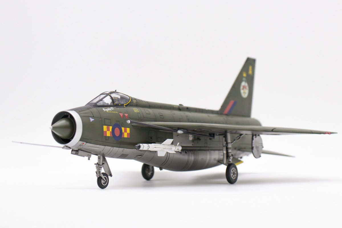 Airfix's tweet image. Paul Ward has done an absolutely fantastic job on the 1:48 scale English Electric Lightning, which he shared with us over on the Airfix website.