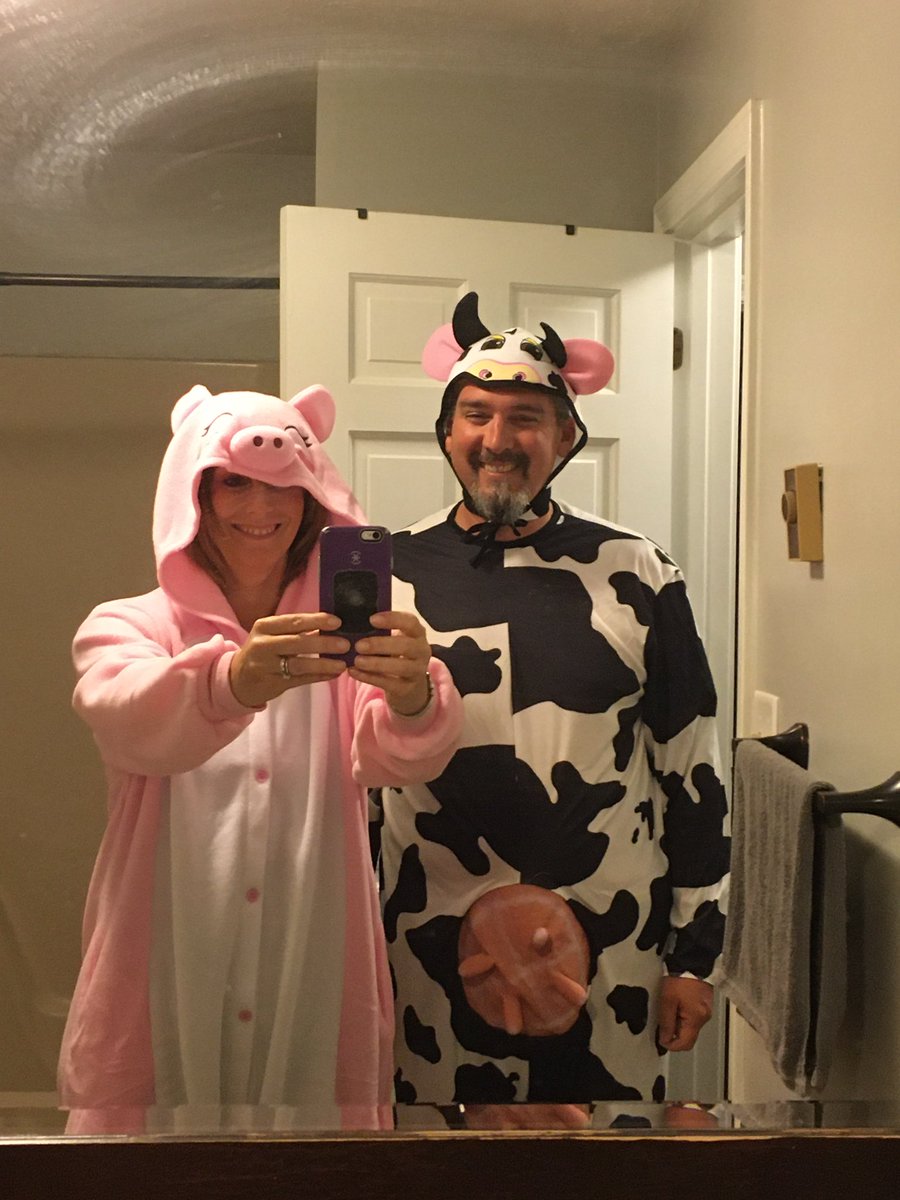 Today is the day! 2019 #halloweinerhustle for @NHRedCross and <a href="/redcrossvtnhv/">Red Cross Vermont</a> birthing like an early morning run in costume! Go #teamredcross !!