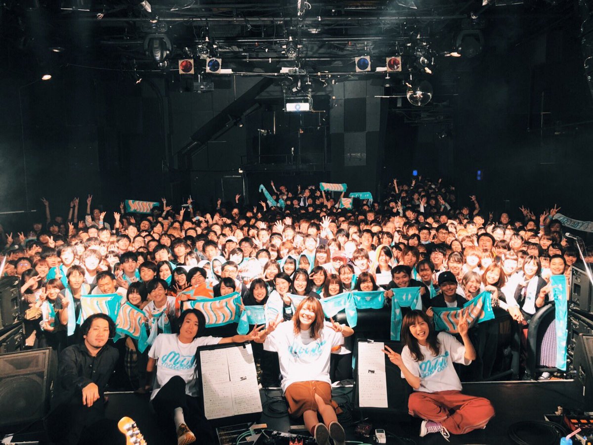 mintmatebox's tweet photo. the last live 💐lastは続くって意味もあるんだよ。私達がミント色の箱を脱出したことが、これからのみんなを支える1つのストーリーでありますように🌻自分らしく、笑顔でね。みんなの想いに背中押されてこれからも歌い続けるよ。帆を張って進んで行くよ。出会ってくれた全ての人に、ありがとう。maho https://t.co/6IezZtQPcA