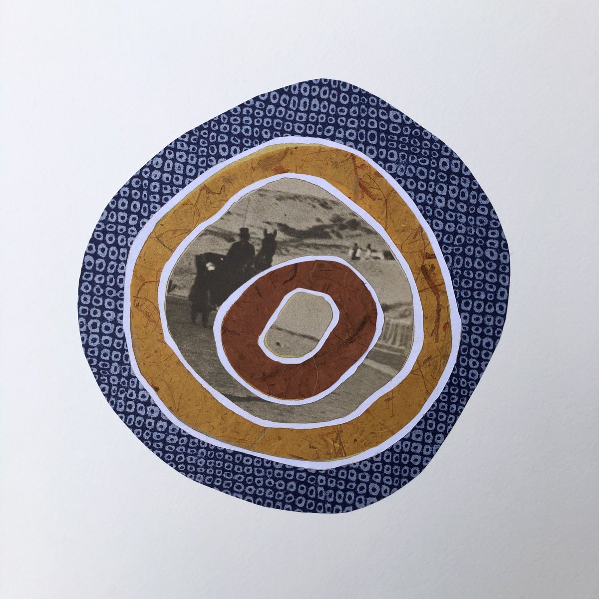 Yesterday I enjoyed to participate in a #paperworkshop by #DanièleKnirim hiervandaan.nl at the paperartanddesign.nl gallery and shop of #loesschepens and I am proud of the resulting #paperart inspired by #joostvanroojen and the use of an #oldbooks #bookpage