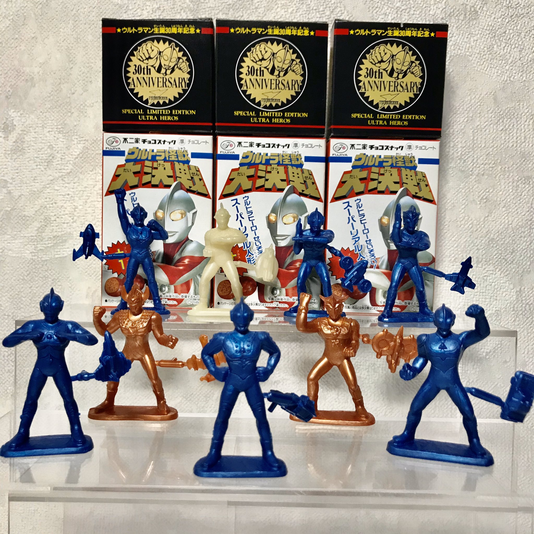 Sekai 不二家チョコスナック ウルトラ怪獣大決戦 天下の不二家なだけあってチョコ美味しかった ウルトラマン 生誕30周年記念 残念ながらパワード出なかった 付属するメカも ゾフィーにペルミダー 世 グレートにサルトプス１号って かなり攻めてる 95