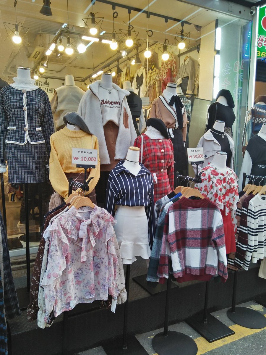 Ab2Yo's tweet photo. รับหิ้วเสื้อผ้าจากเกาหลีเรท 0.03 บาท ไม่มีค่าหิ้วค่าาาาา 
>>จัดส่งของกลับไทย 25/10
(มีรูปต่อในเธรด)
#รับหิ้วเกาหลี #พรีออเดอร์เกาหลี #รีวิวเกาหลี https://t.co/03qVKJ9WnY