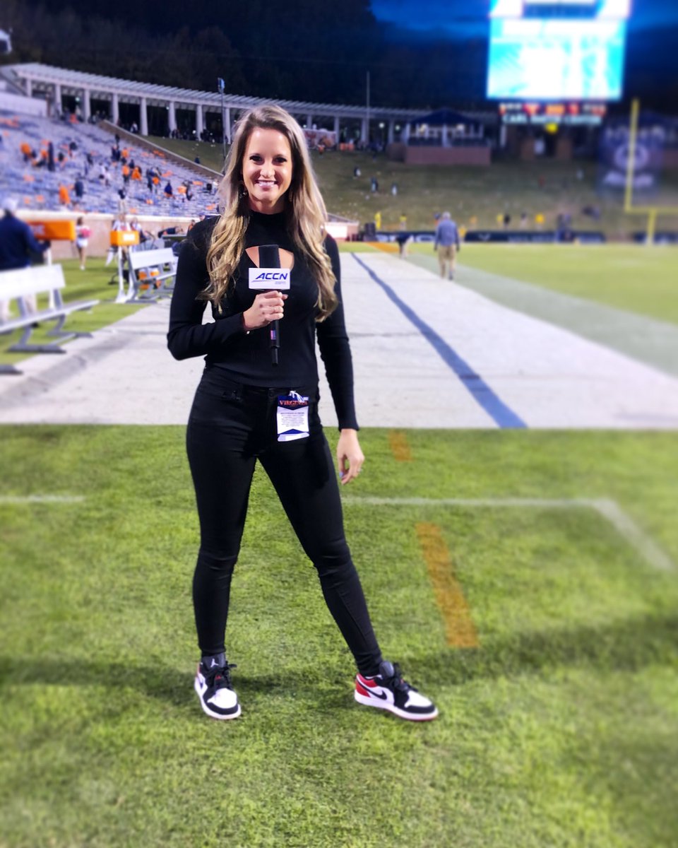 Kelsey Riggs on Twitter: "It's October so I dressed up like Sandy from Grease. But with Js. Also UVA won.… "