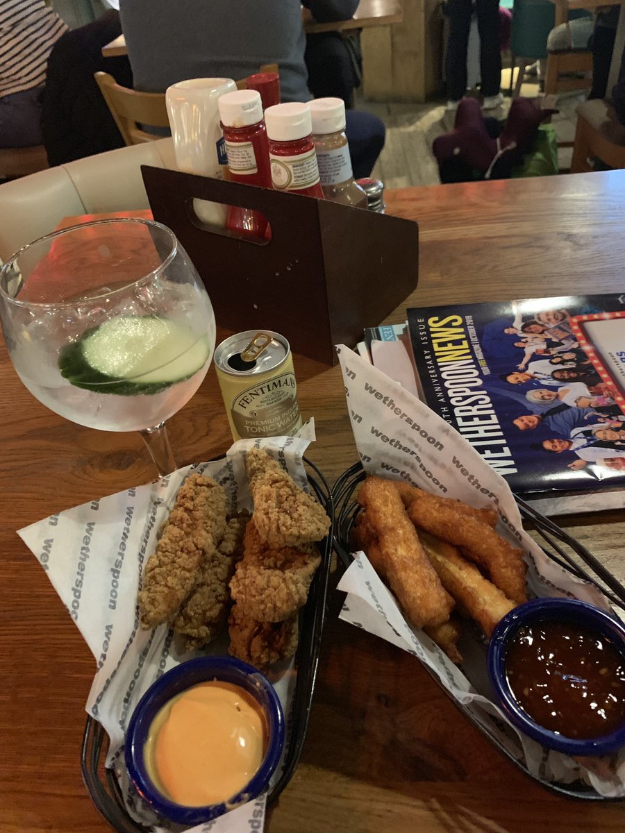 zoe_davies's tweet photo. Quick lunch and G&T before flight to Paris for final part of #connectanddrive @LesFontaines_ #LifeAtCapgemini https://t.co/BMcCGy3IIn