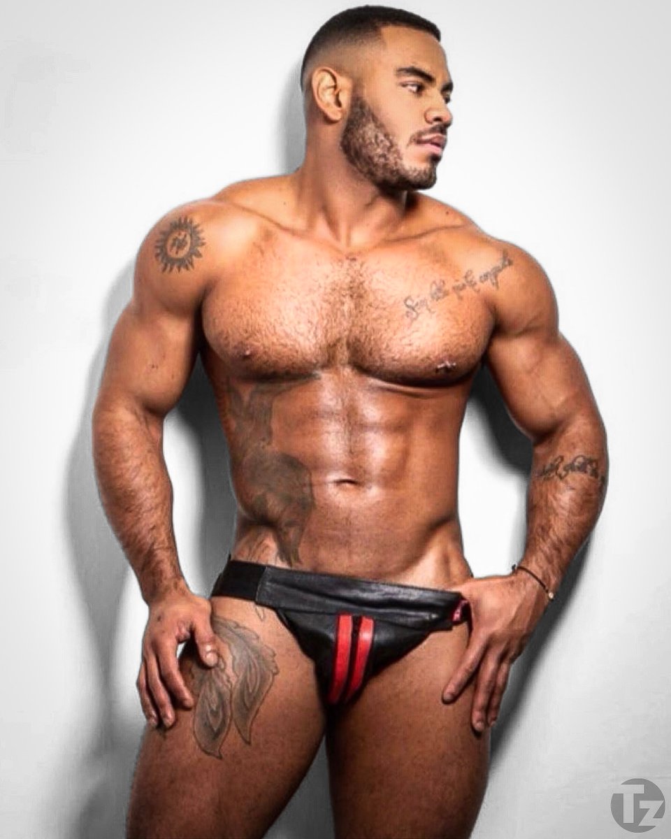 Jeferson Xavier - IG: @jefersonxmm
·
#JefersonXavier #TheTestoZone #HappySaturday #woof #muscleman #beefy #sexystud #scruff #scruffygay #gayhot #stud #leanmuscle #inkedmuscle #sexyfit #hairystud #hairygay #hairychest #6packabs #sixpackabs #beefy #gayaf #gay #gayman #gayboy