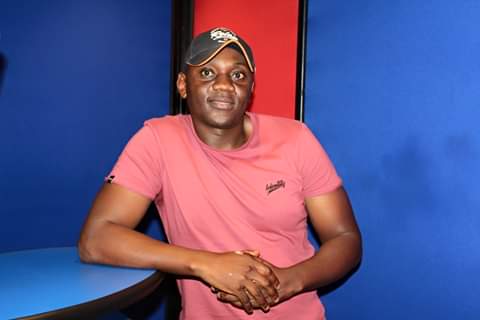 moretelefm's tweet photo. Heavyweight lifting radio must happen!!! THE SUNDAY SOUL CONNECTION 14:00-17:00 with BIG GUY M.(The Anchorman) Moretele FM https://t.co/x92fjTIoMP