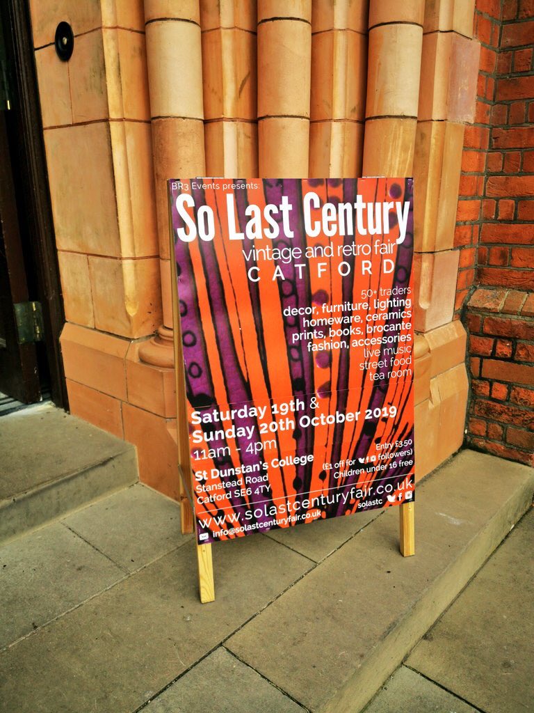 The wonderful Bleedin’ Liberties on stage now at So Last Century Vintage and Retro Fair! Don’t miss them 🎻🎼@BleedinLiberty