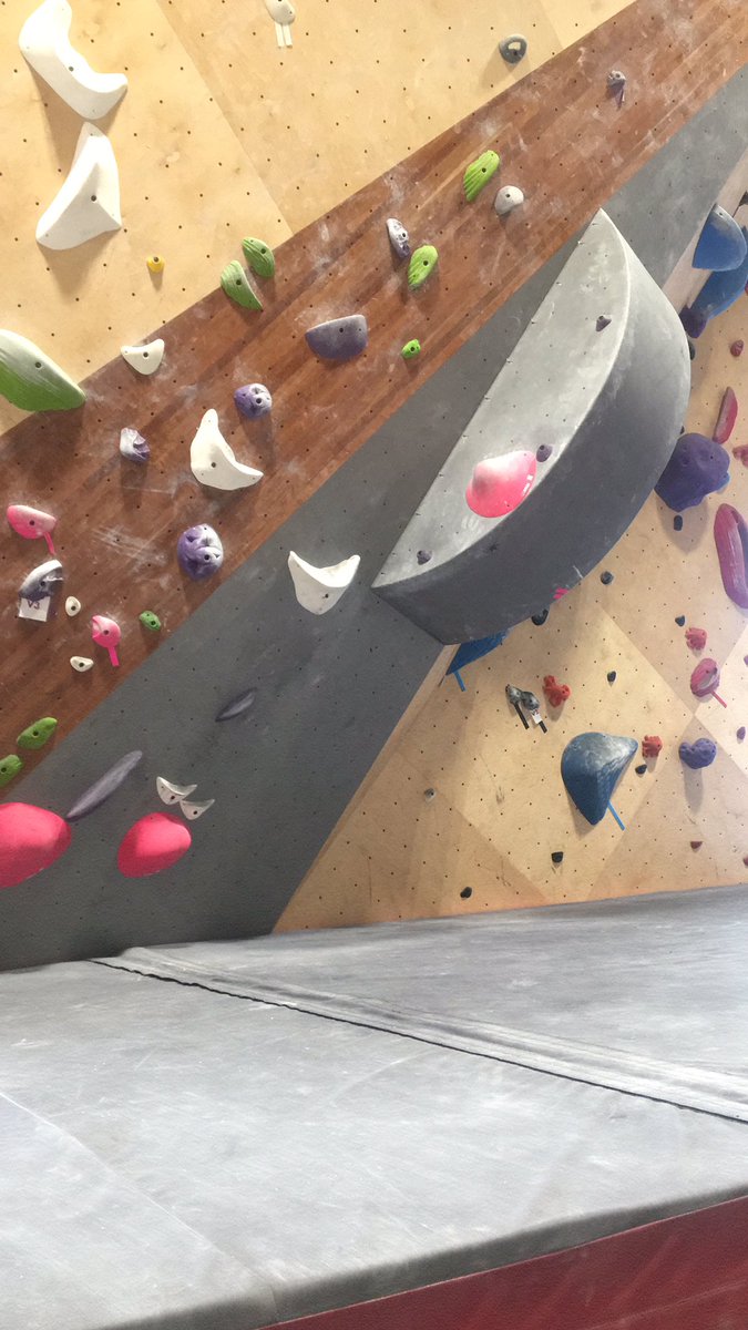 iamseanydenson's tweet photo. When did rock climbing become a hobby for me!? ๐คท๐ฝโโ๏ธ But I love it. #sstruth #pressedtobe https://t.co/ZcQX9Hy6A0
