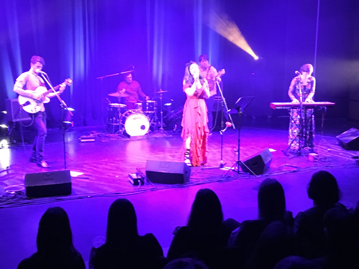 Rhys Mwyn (@therealrhysmwyn) on Twitter photo Nos fory <a href="/BBCRadioCymru/">Radio Cymru</a> dwi'n chwarae 'Yr Un Hen Ddyn' gan <a href="/Blodaupapur/">Blodau Papur</a> <a href="/IKACHINGrecords/">I KA CHING</a> a mi fyddaf yn trafod pam fod eu gig neithiwr yn @_GALERI_ yn un oi'r gigs gorau dwi rioed di weld. Jest gwych ym mhob ystyr - o'r dechrau i'r diwedd. #Soul #Funk a #Disgo reit yn y diwedd Nos fory <a href="/BBCRadioCymru/">Radio Cymru</a> dwi'n chwarae 'Yr Un Hen Ddyn' gan <a href="/Blodaupapur/">Blodau Papur</a> <a href="/IKACHINGrecords/">I KA CHING</a> a mi fyddaf yn trafod pam fod eu gig neithiwr yn @_GALERI_ yn un oi'r gigs gorau dwi rioed di weld. Jest gwych ym mhob ystyr - o'r dechrau i'r diwedd. #Soul #Funk a #Disgo reit yn y diwedd