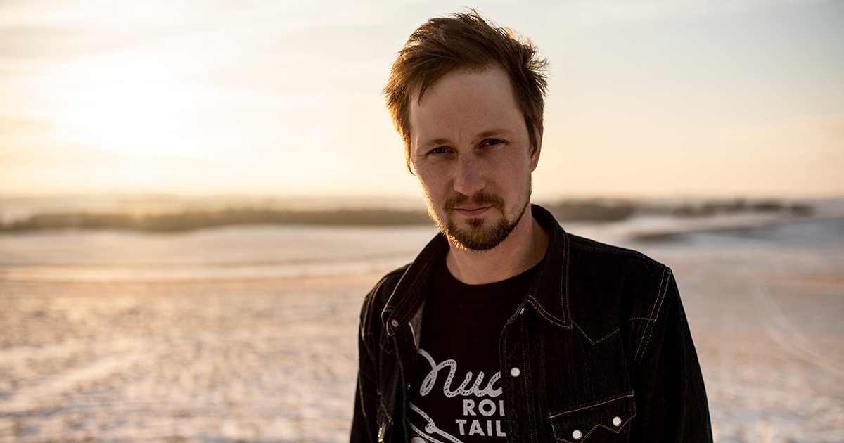 Tonight in Saskatoon <a href="/delbarberino/">Del Barber</a> is bringing his new album to <a href="/TheBassmentClub/">The Bassment</a>. He's someone who wants music "to contain cutting edge social observation while simultaneously being accessible". I'd say he does just that! We'll share a song.