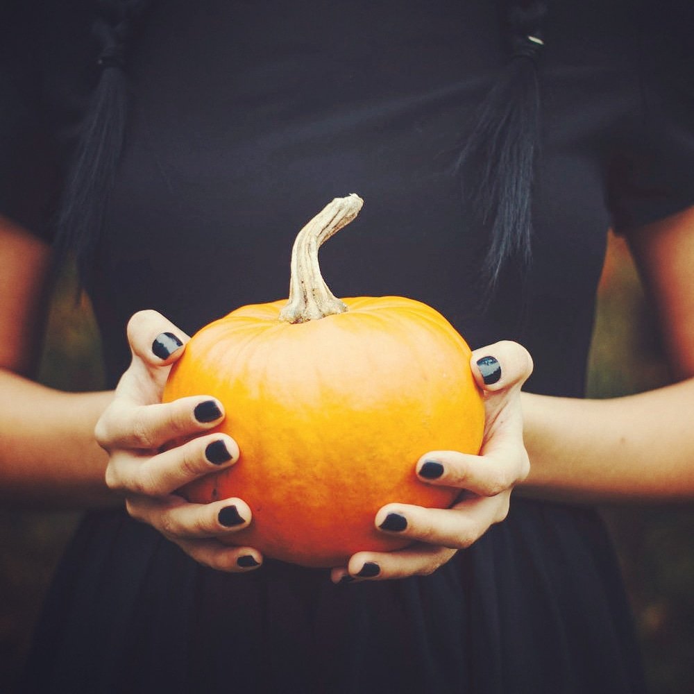 DeathDamesPod's tweet photo. Some days, you just feel like Wednesday, Nancy, and Sabrina combined... 🖤🦇🎃 https://t.co/0fOE6mcLWd